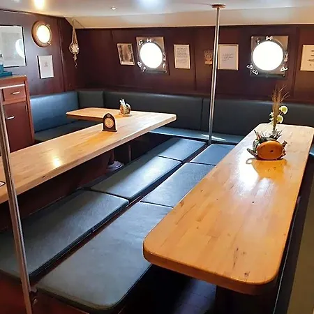 Alexander Von Humboldt - Schiff Hotel *